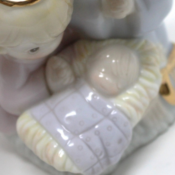 Precious Moments Christmas ornament - Picture 6 of 10